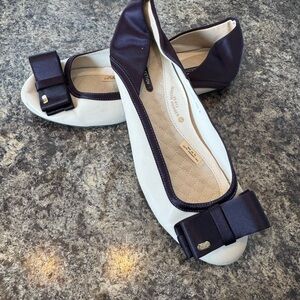 Navy and cream with satin Bow on top Flats shoes - size 8.5 or 9